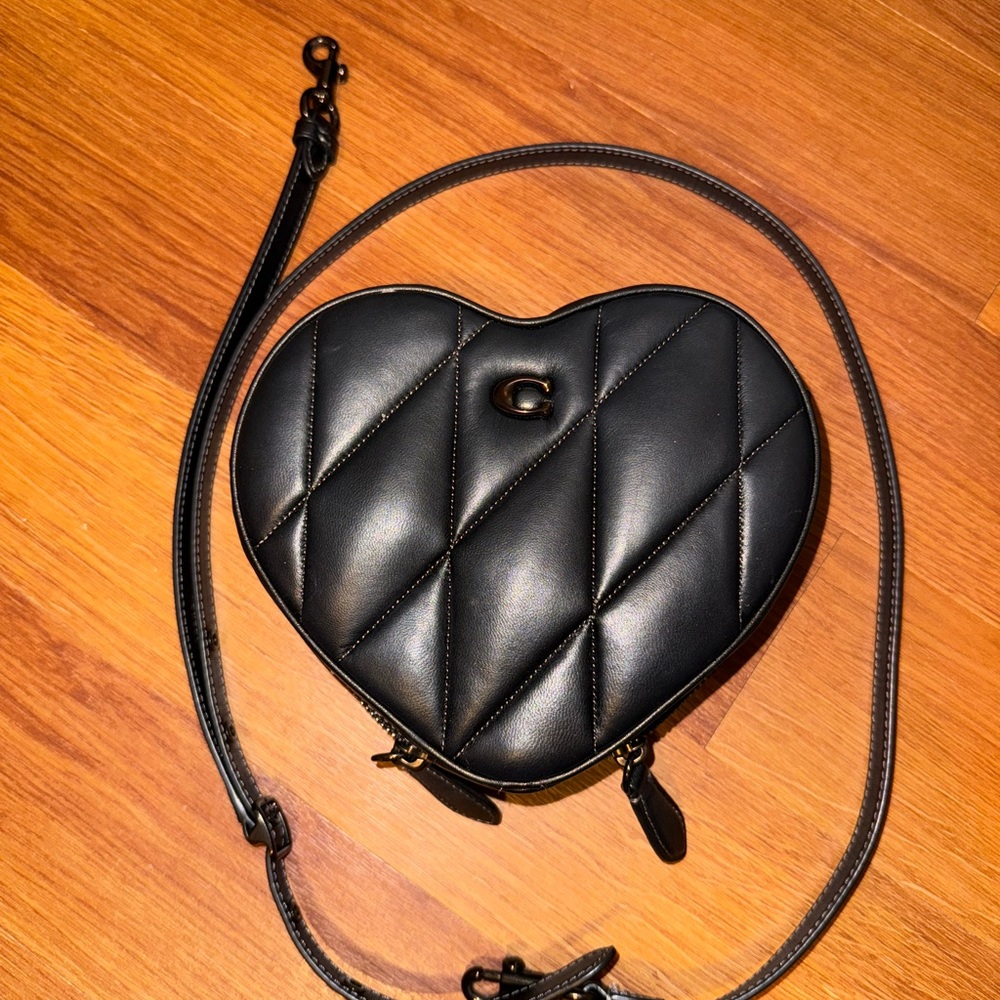 VIRAL AND SOLD OUT COACH Quilted Heart-Shaped Bag